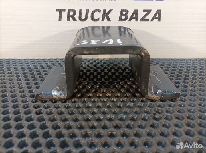 8135746 Проставка рессоры передней