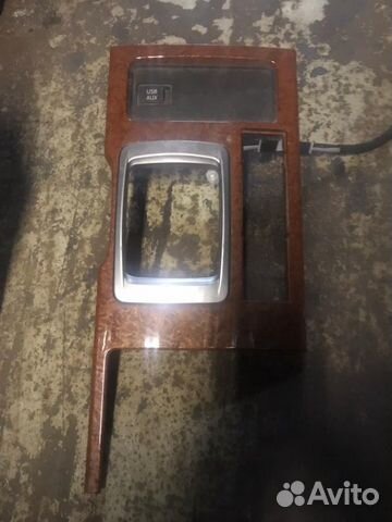 Накладка центральной консоли на Land Cruiser 200