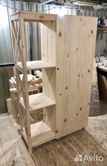 Шкафчик деревянный