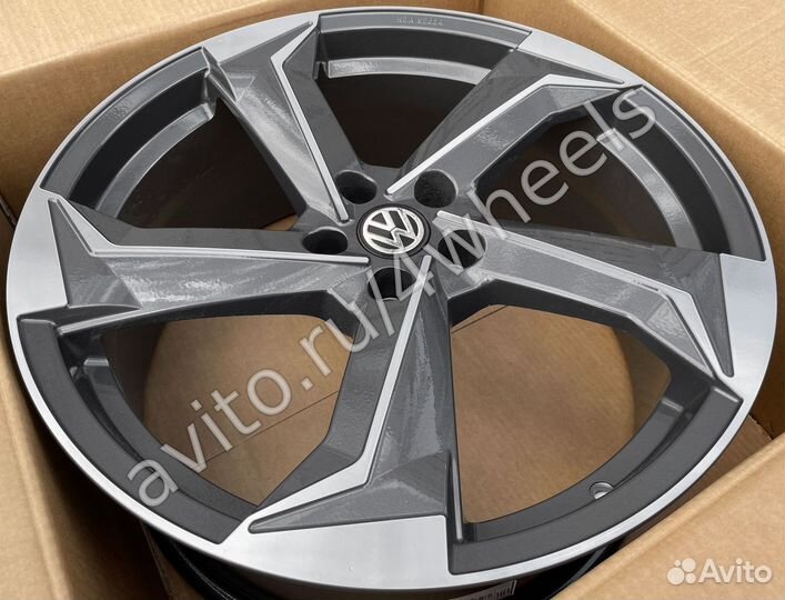 Диски на Volkswagen Touareg R20