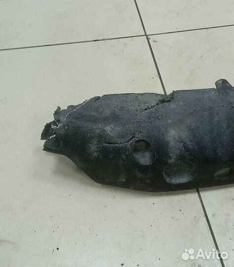 Наполнитель переднего бампера Toyota Land Cruiser