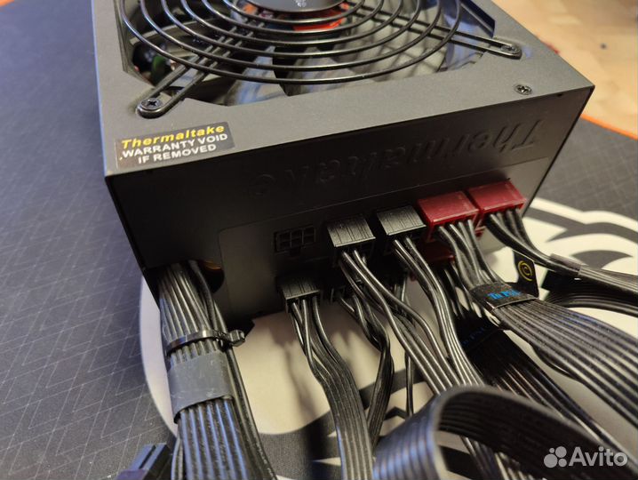 Блок питания Termaltake 1000w 80Plus Gold