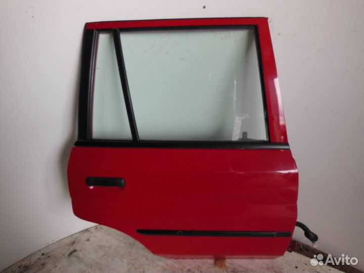 Дверь Mazda Demio DW в сборе