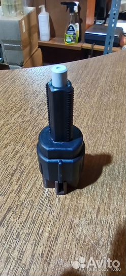 Выключатель стоп сигнала Mitsubishi L200 8614A208