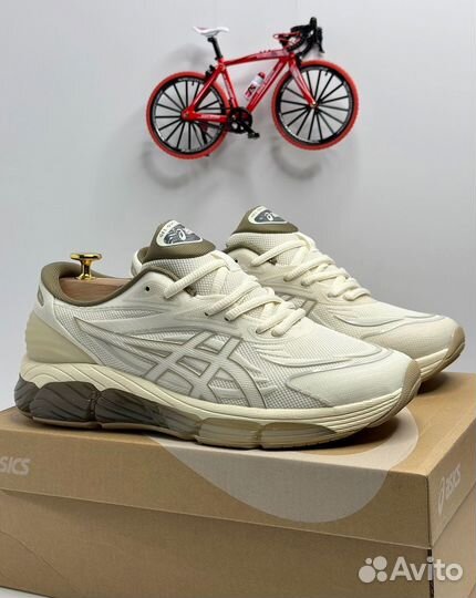 Кроссовки Asics