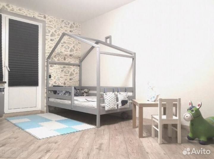 Детская кровать с бортиком