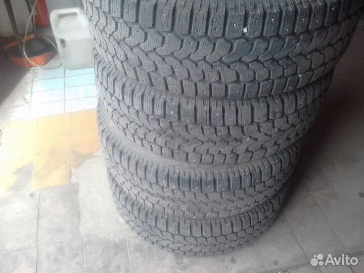 Yokohama Ice Guard F700Z 215/65 R16 98Q