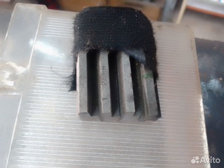 Гребёнка резьбонакатная 2,5мм,к-кт 4шт короткие