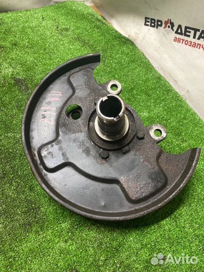 Кулак поворотный передний левый Great Wall Hover