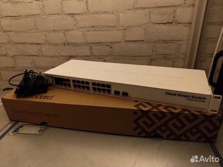 Коммутатор MikroTik CSS326-24G-2S+RM