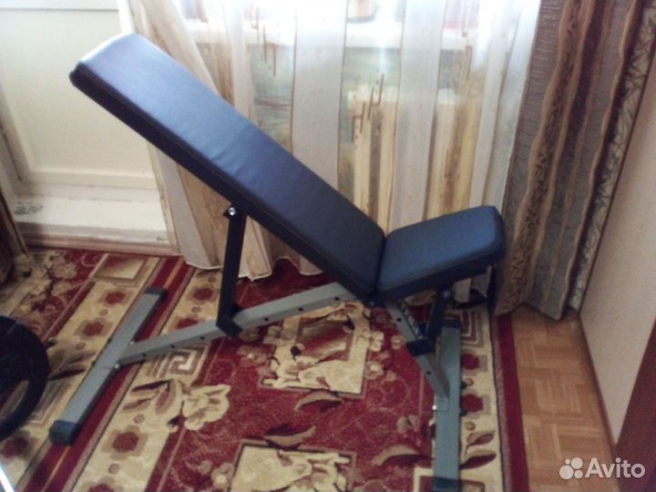 Скамья для жима гантелей и штанги