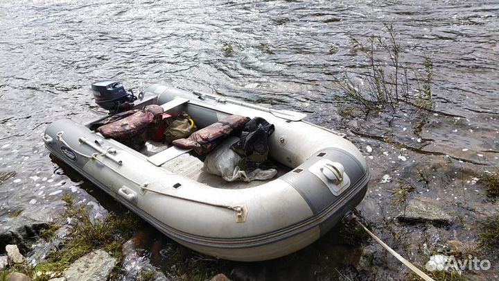 Лодка с мотором