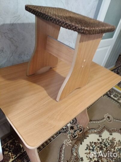 Кухонный уголок со столом бу