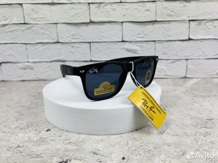 Солнцезащитные очки Ray ban