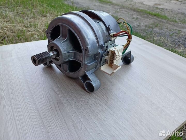 Двигататель стиральной машины Занусси Электролюкс