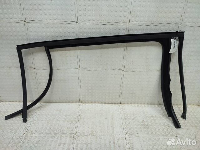 Направляющая стекла двери задняя правая Volkswagen