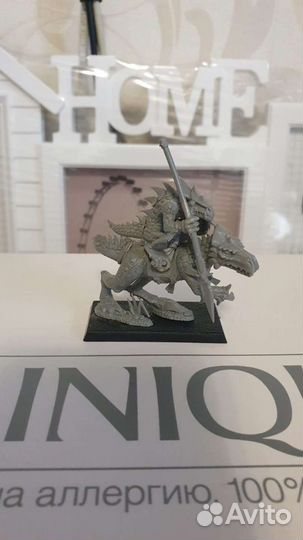 Коллекционная фигурка