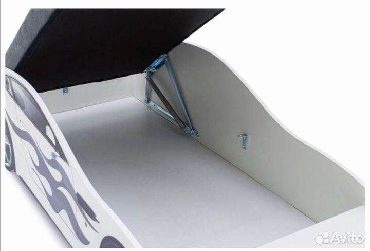 Кровать машинка