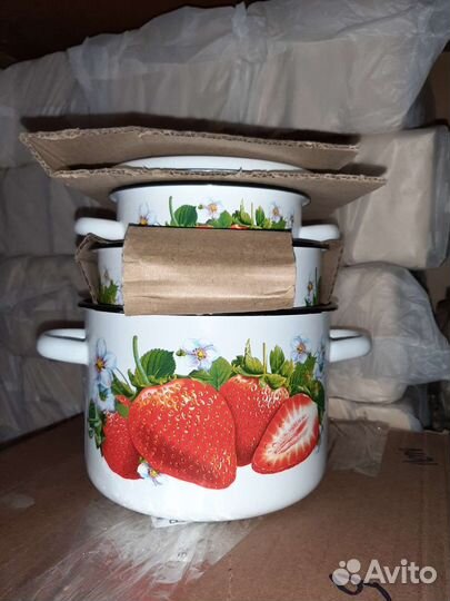 Набор эмалированных кастрюль