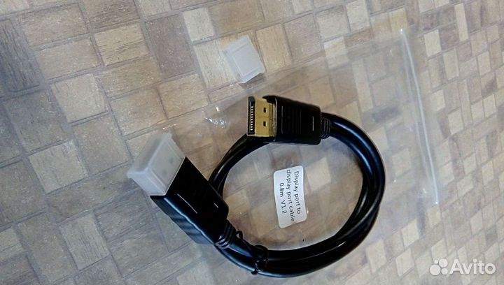 Кабель от порта дисплея к порту отображения