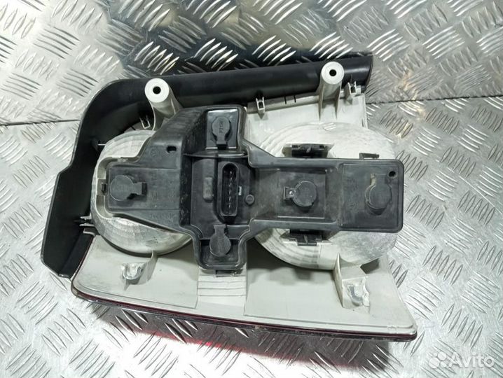 Б/У Б/У Фонарь задний правый Из Японии. 1T09450