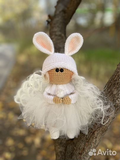 Вязаная интерьерная кукла тильда