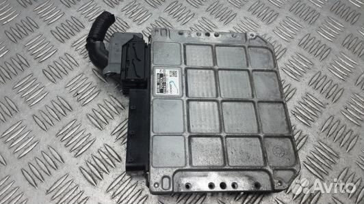 Блок управления двс toyota avensis T27 (LNI19PC01)
