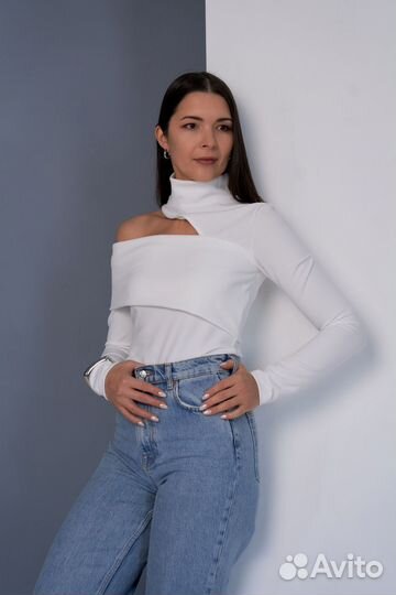 Джемпер женский белый асимметрия