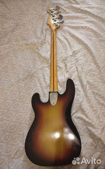 Бас гитара Fender Precision Bass