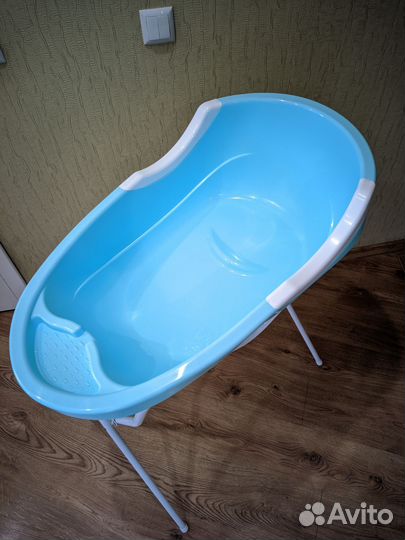 Ванночка для купания с подставкой