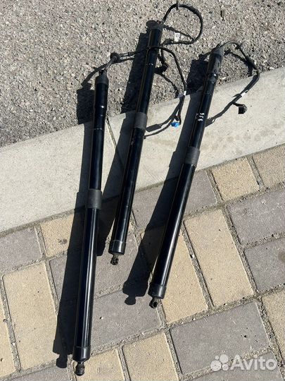 Амортизатор багажника porsche panamera 970 2011