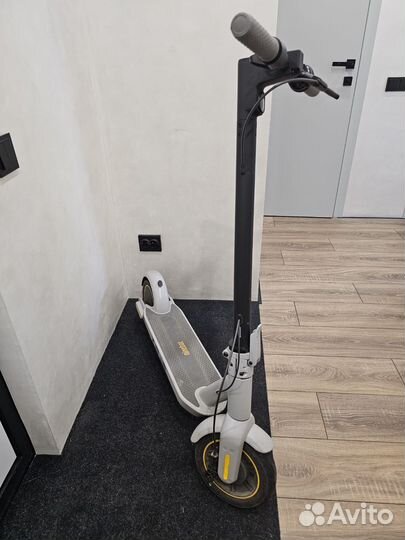 Электросамокат ninebotkickscootermaxg30LP