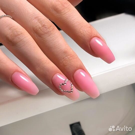 Маникюр, педикюр гель-лак