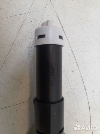 Форсунка омывателя фары левая Toyota Rav4 40