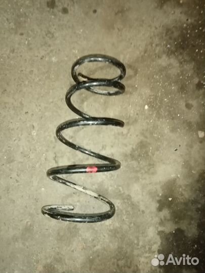 Пружина передняя тайота плац