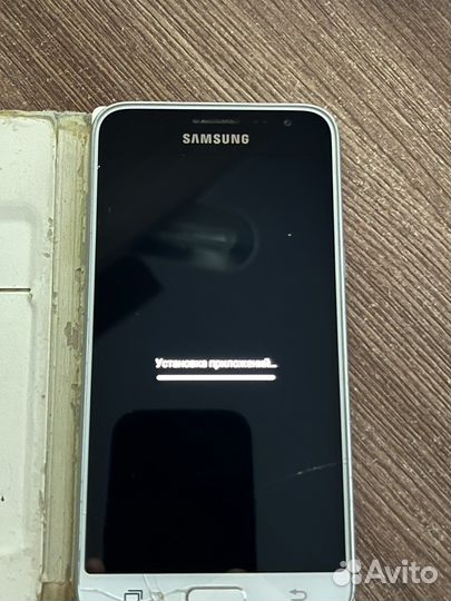 Телефон Samsung j3