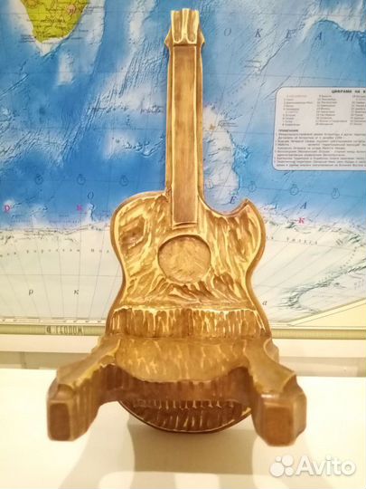 Держатель настенный для гитары