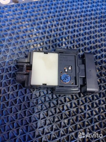 Кнопка обогрева заднего стекла Toyota Corolla Ce