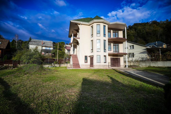 Дом 260 м² на участке 7 сот.