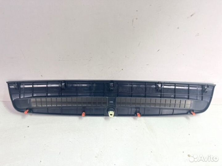 Накладка на воздуховод в торпедо передняя Toyota