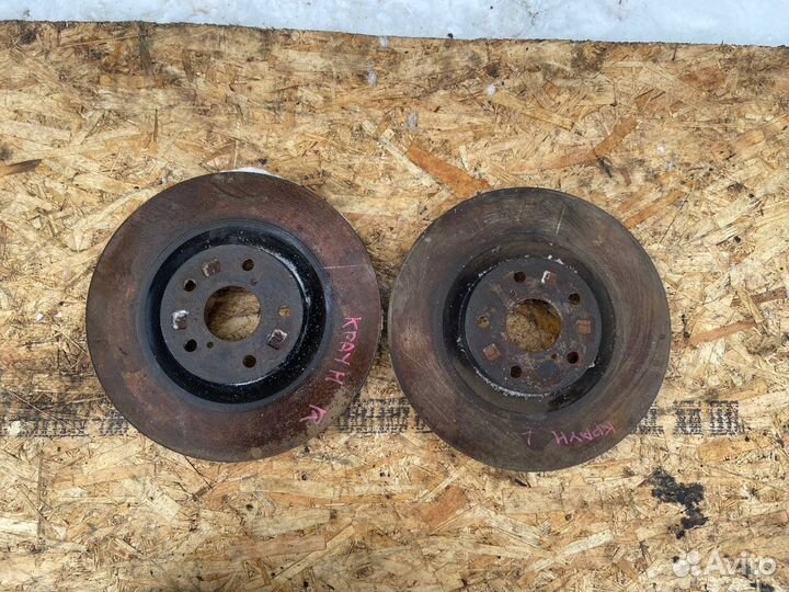 Передние суппорта Toyota Crown S200,Lexus