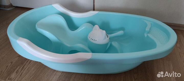 Ванночка для купания с горкой