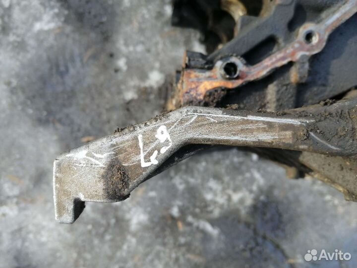 Кронштейн компрессора кондиционера на lancer 9