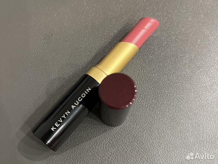 Помада Kevin Aukoin оттенок Invincible