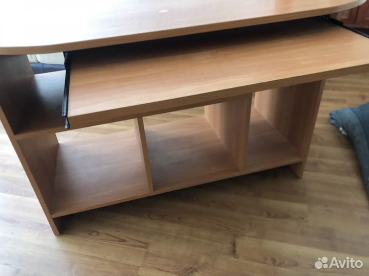 Письменный стол