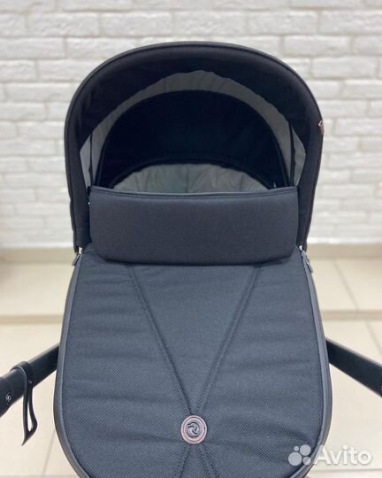 Коляска Roan Bass Next