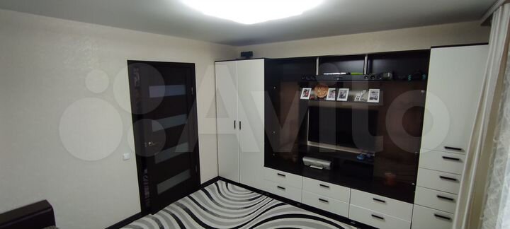 2-к. квартира, 42 м², 3/3 эт.