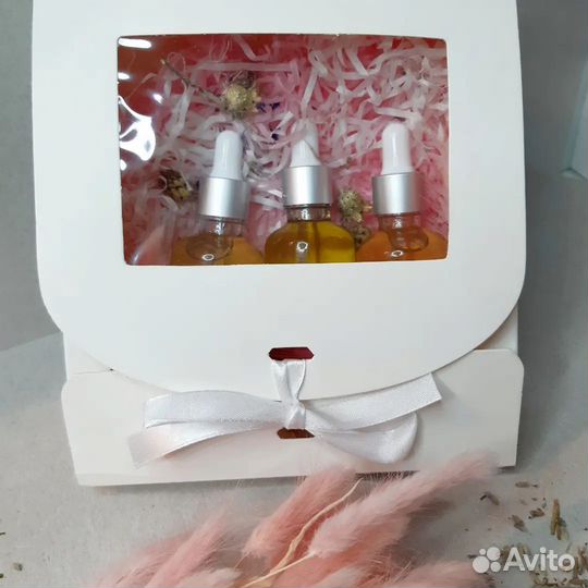 Масло для кожи лица и тела в подарочной упаковке