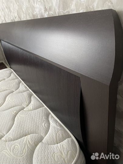Кровать с матрасом 140 200