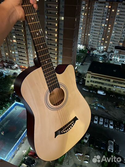Гитара новая